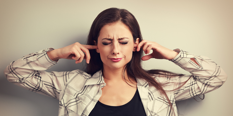 Ipoacusia e acufene: con gli apparecchi acustici si riduce lo stress